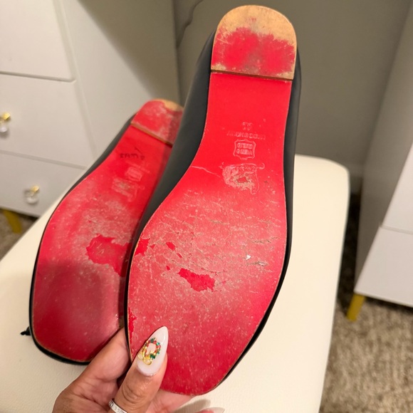 Christian Louboutin Elegant Black Flats with Bow - Picture 9 of 12